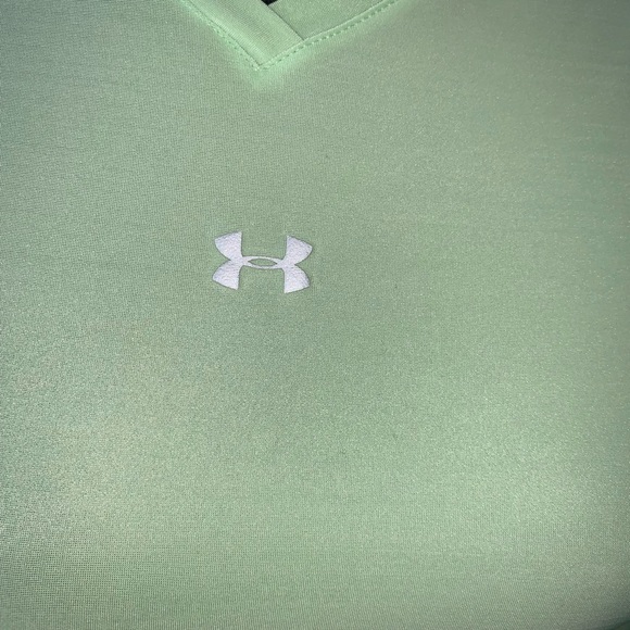 Under armour long sleeve- Medium - Picture 2 of 5